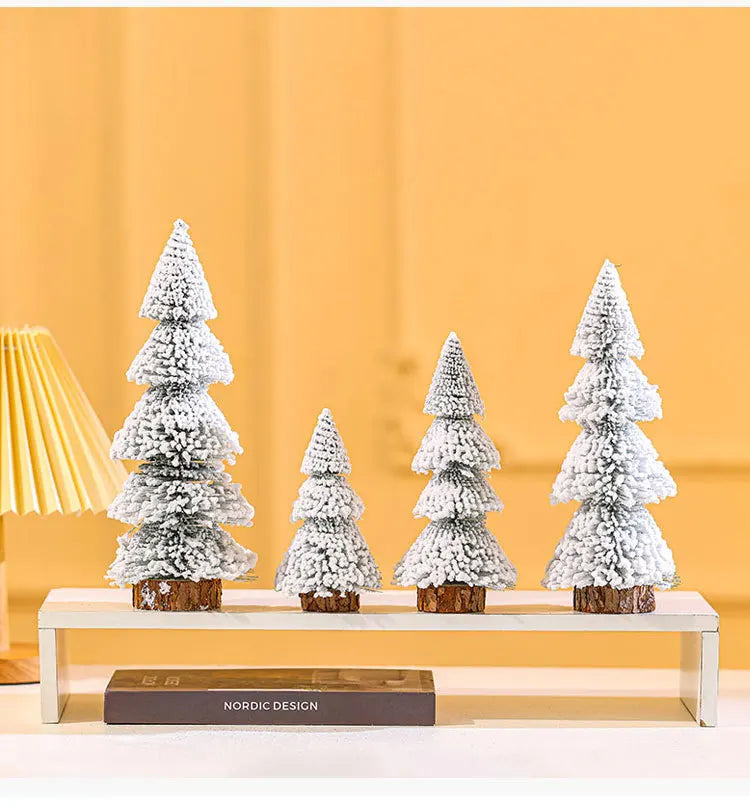 Mini choinka LED - dekoracja stołowa z ciepłym światłem ChristmasFinds™🎄